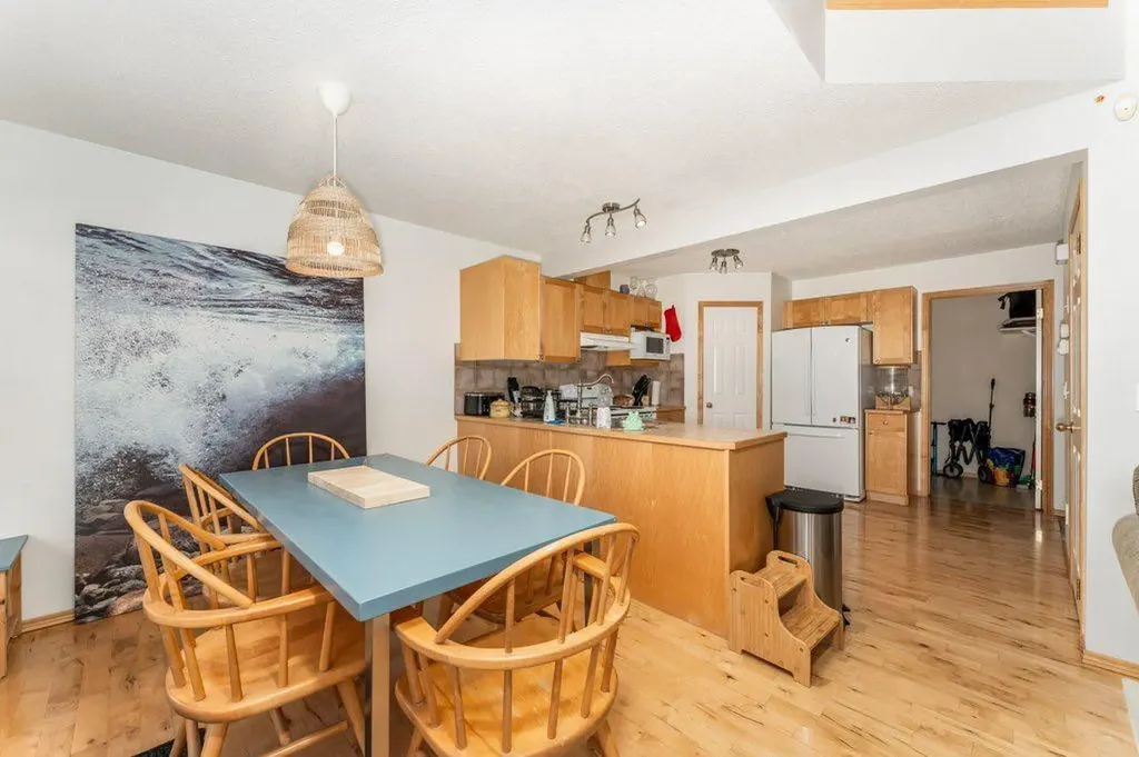 809 Wilson Way Canmore AB T1W2Y8