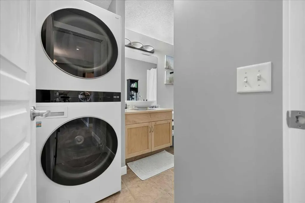 211 Aspen Stone Boulevard SW Calgary AB T3H 5E3