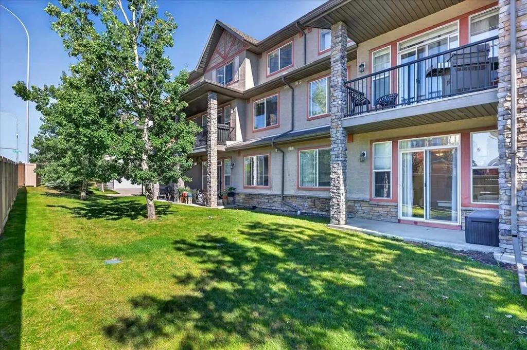 211 Aspen Stone Boulevard SW Calgary AB T3H 5E3