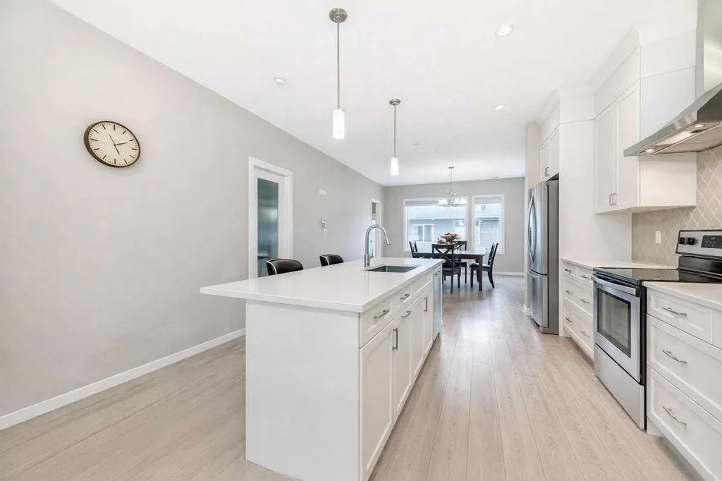 140 Howse Avenue NE Calgary AB T3P 0W1