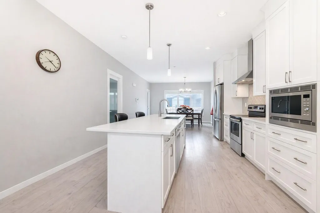 140 Howse Avenue NE Calgary AB T3P 0W1