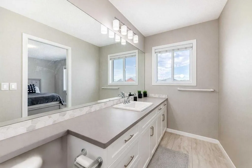 140 Howse Avenue NE Calgary AB T3P 0W1