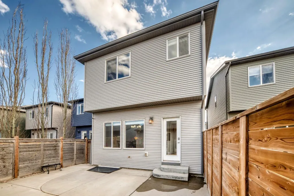 140 Howse Avenue NE Calgary AB T3P 0W1