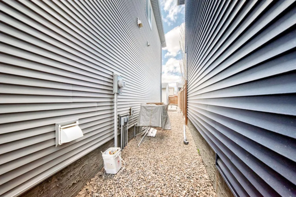 140 Howse Avenue NE Calgary AB T3P 0W1
