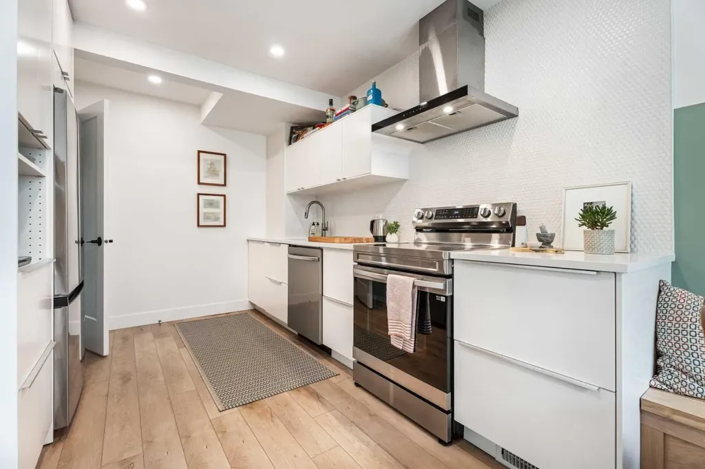 740 Bracewood Drive SW Calgary AB T2W 3N3