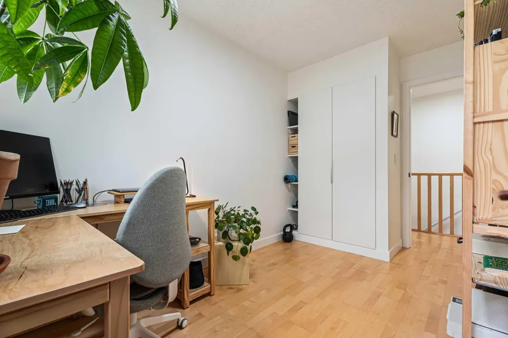 740 Bracewood Drive SW Calgary AB T2W 3N3