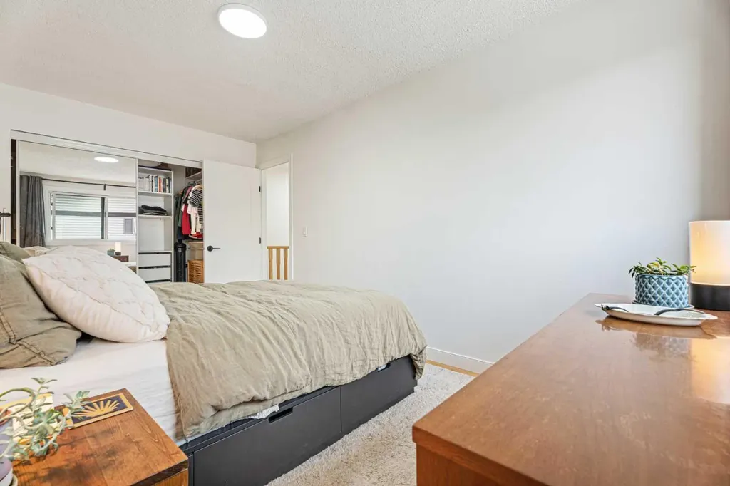 740 Bracewood Drive SW Calgary AB T2W 3N3