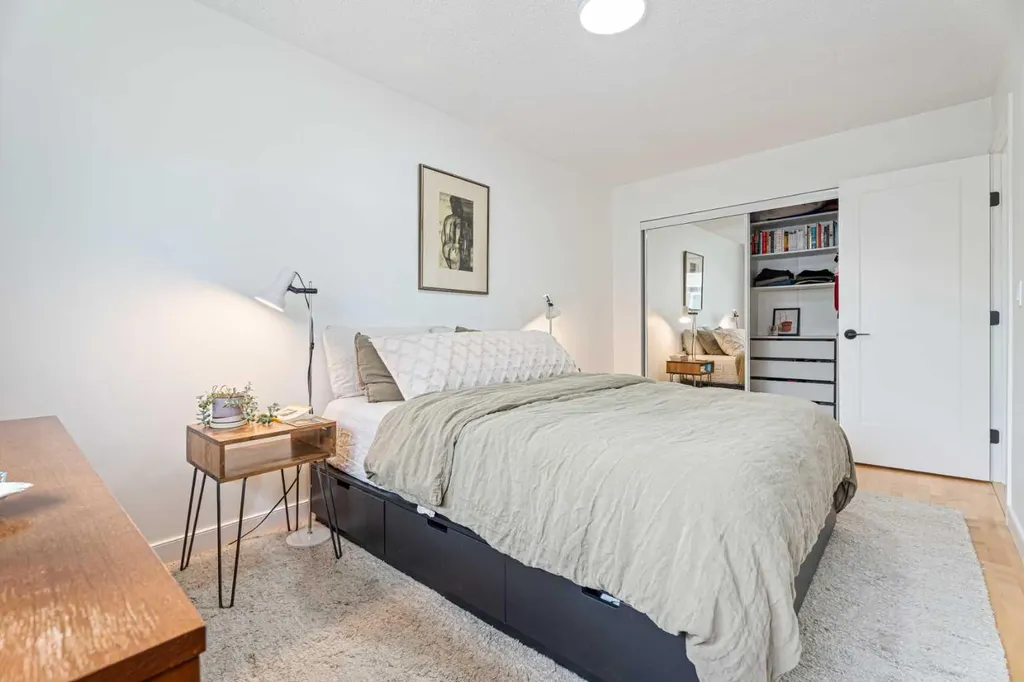740 Bracewood Drive SW Calgary AB T2W 3N3