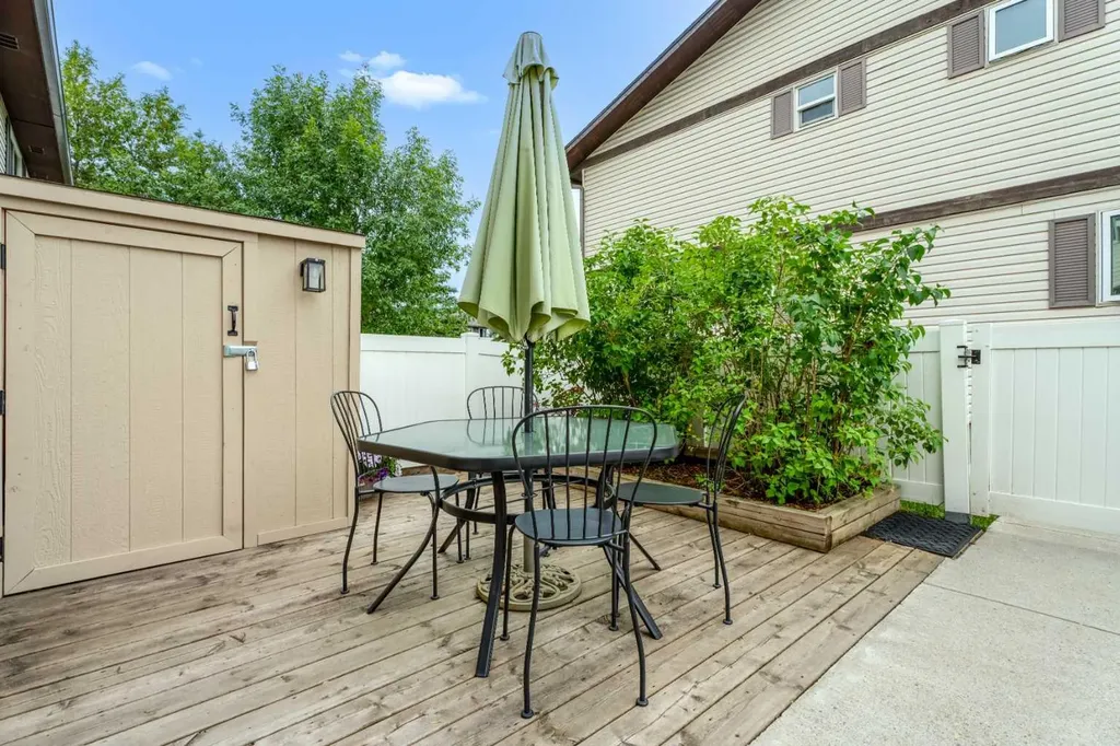 740 Bracewood Drive SW Calgary AB T2W 3N3
