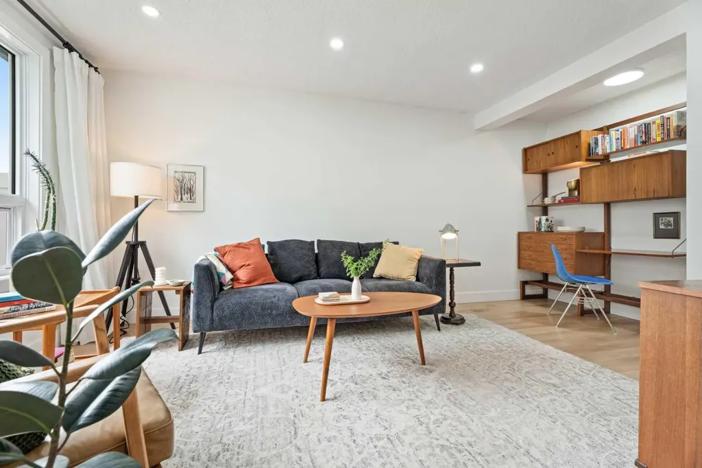 740 Bracewood Drive SW Calgary AB T2W 3N3