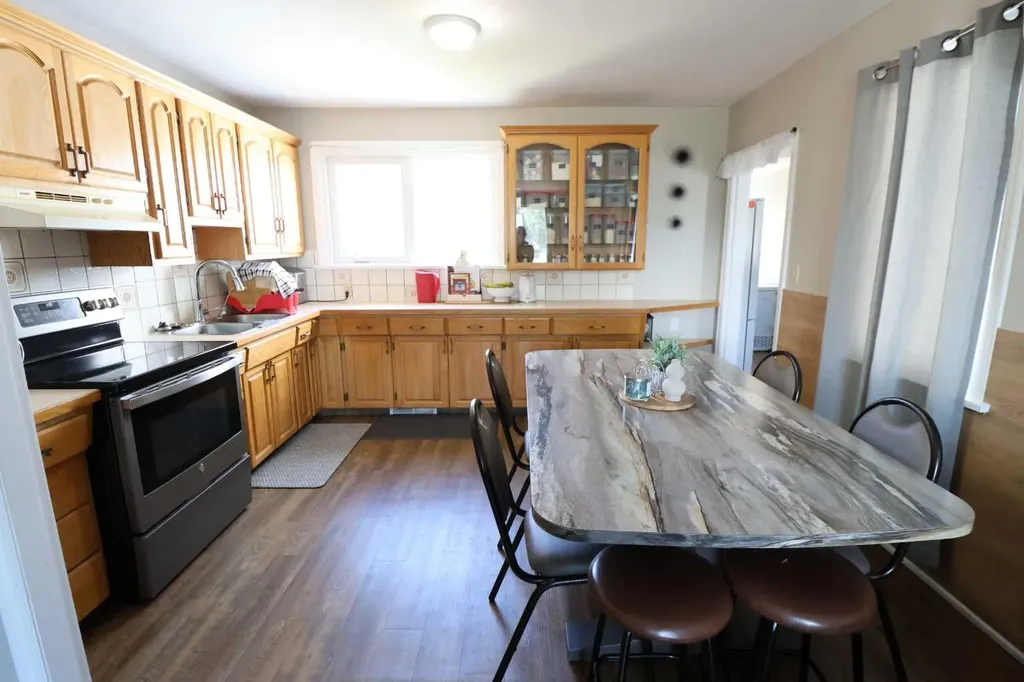 5319 45 Avenue Taber AB T1G 1B4