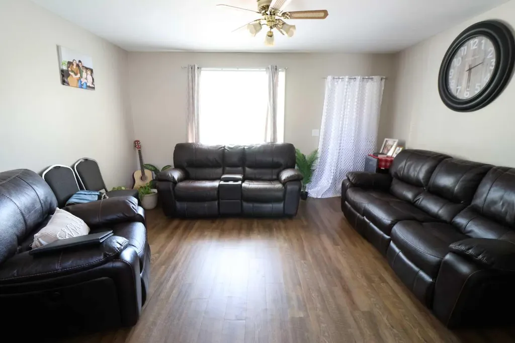 5319 45 Avenue Taber AB T1G 1B4