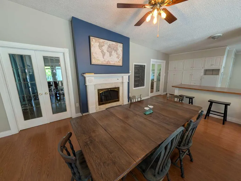 703 5 Avenue W Brooks AB T1R 0E4
