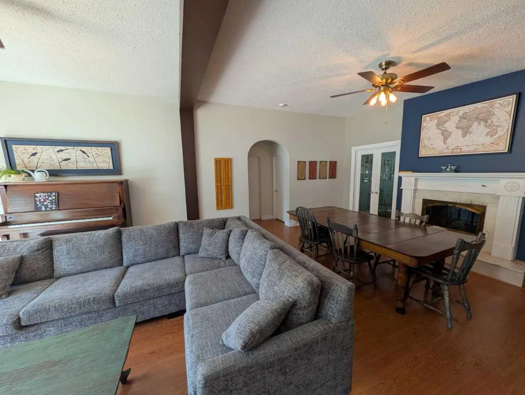 703 5 Avenue W Brooks AB T1R 0E4