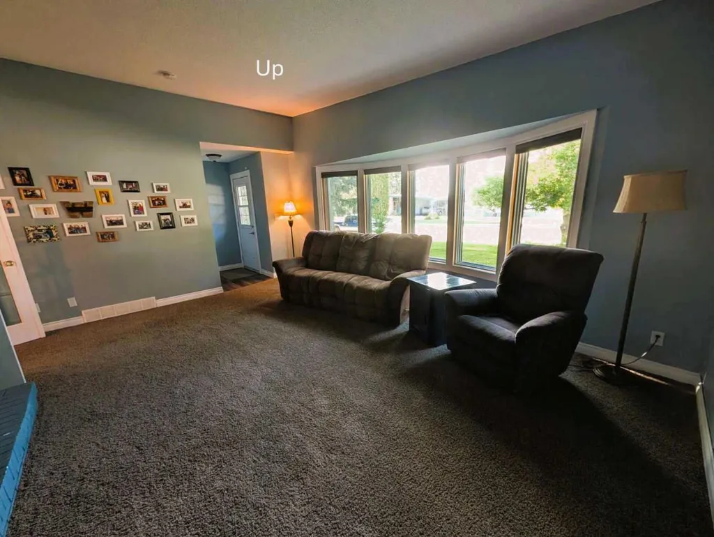 703 5 Avenue W Brooks AB T1R 0E4