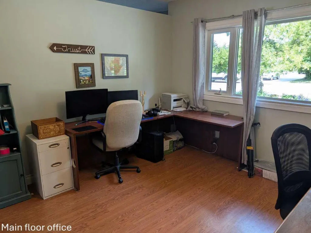 703 5 Avenue W Brooks AB T1R 0E4
