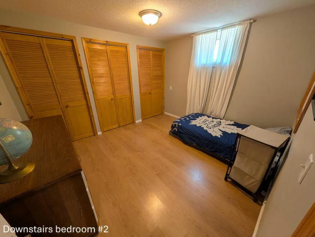 703 5 Avenue W Brooks AB T1R 0E4
