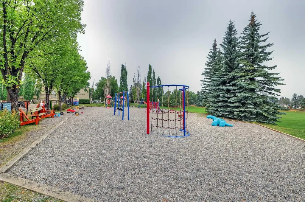3115 Kilkenny Road SW Calgary AB T3E 4R5