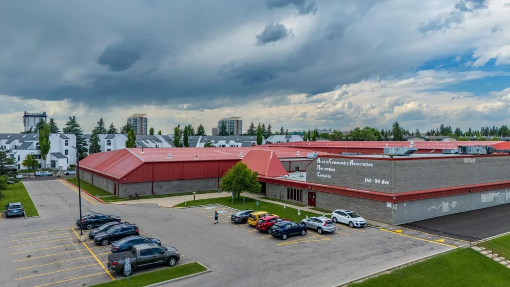 503 88 Avenue SE Calgary AB T2H 1T9