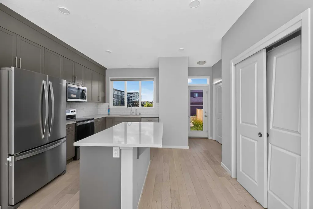 90 Wolf Creek Rise SE Calgary AB T2X 4X1