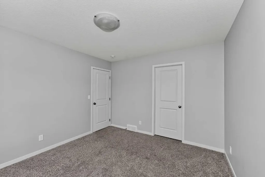 90 Wolf Creek Rise SE Calgary AB T2X 4X1