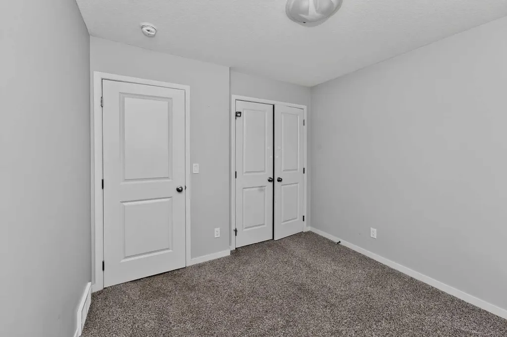 90 Wolf Creek Rise SE Calgary AB T2X 4X1