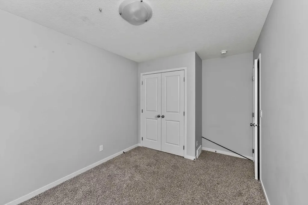 90 Wolf Creek Rise SE Calgary AB T2X 4X1