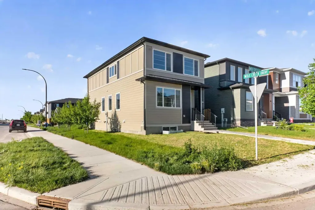 90 Wolf Creek Rise SE Calgary AB T2X 4X1