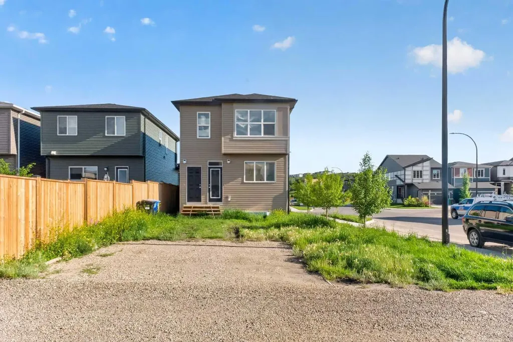 90 Wolf Creek Rise SE Calgary AB T2X 4X1