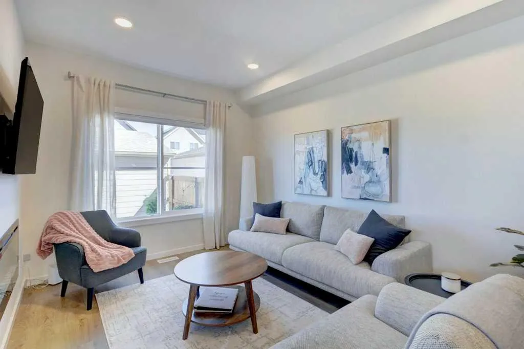 4 Heartwood Lane SE Calgary AB T3S 0P9