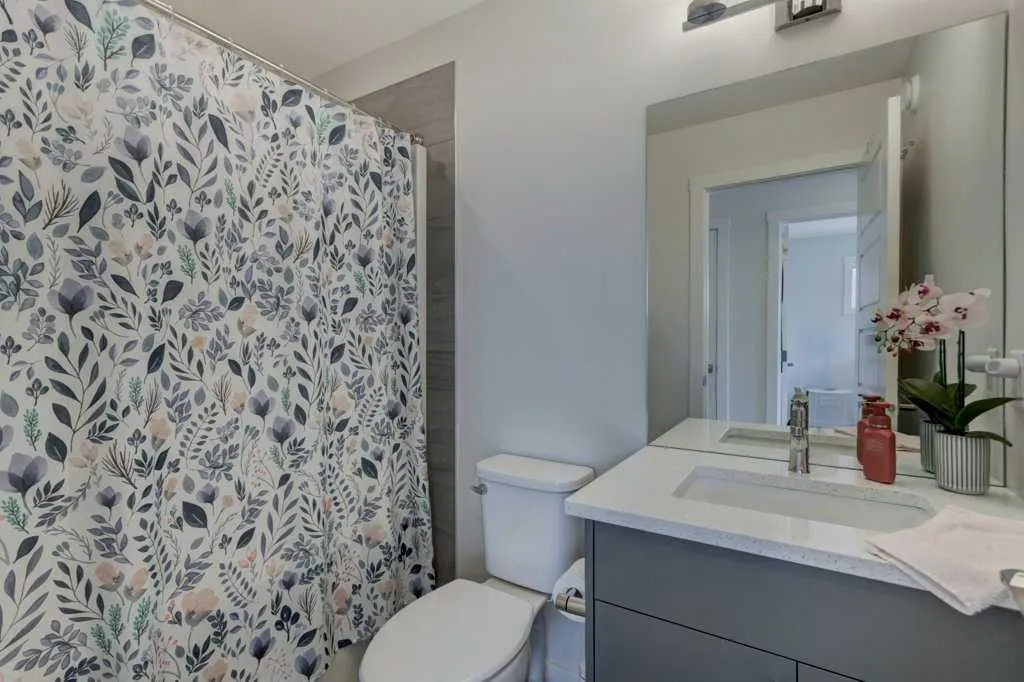 4 Heartwood Lane SE Calgary AB T3S 0P9