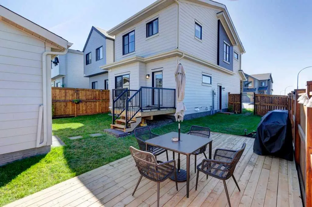4 Heartwood Lane SE Calgary AB T3S 0P9