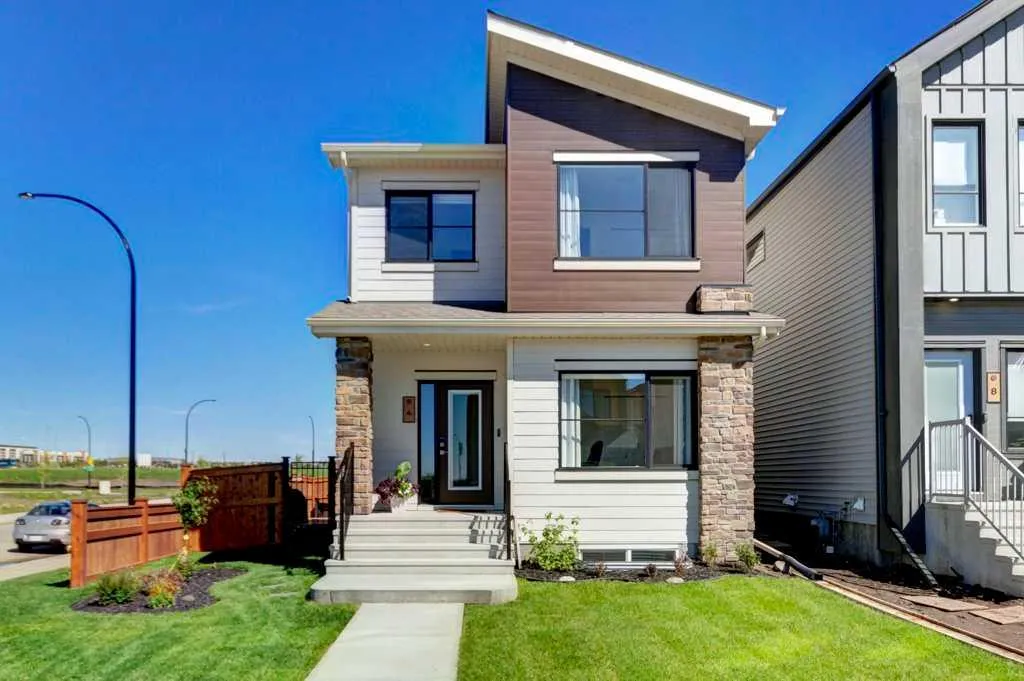 4 Heartwood Lane SE Calgary AB T3S 0P9