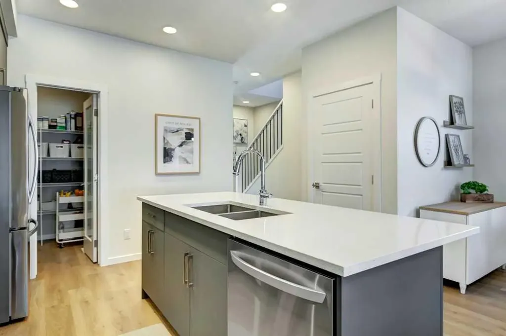 4 Heartwood Lane SE Calgary AB T3S 0P9