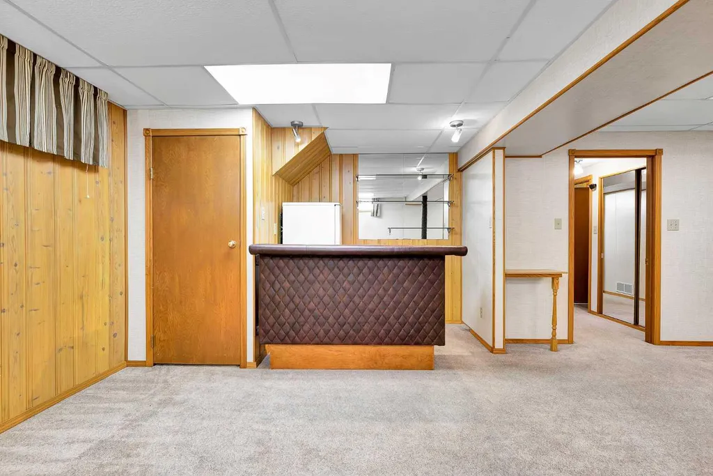 5247 Thomas Street NE Calgary AB T2K 3V6