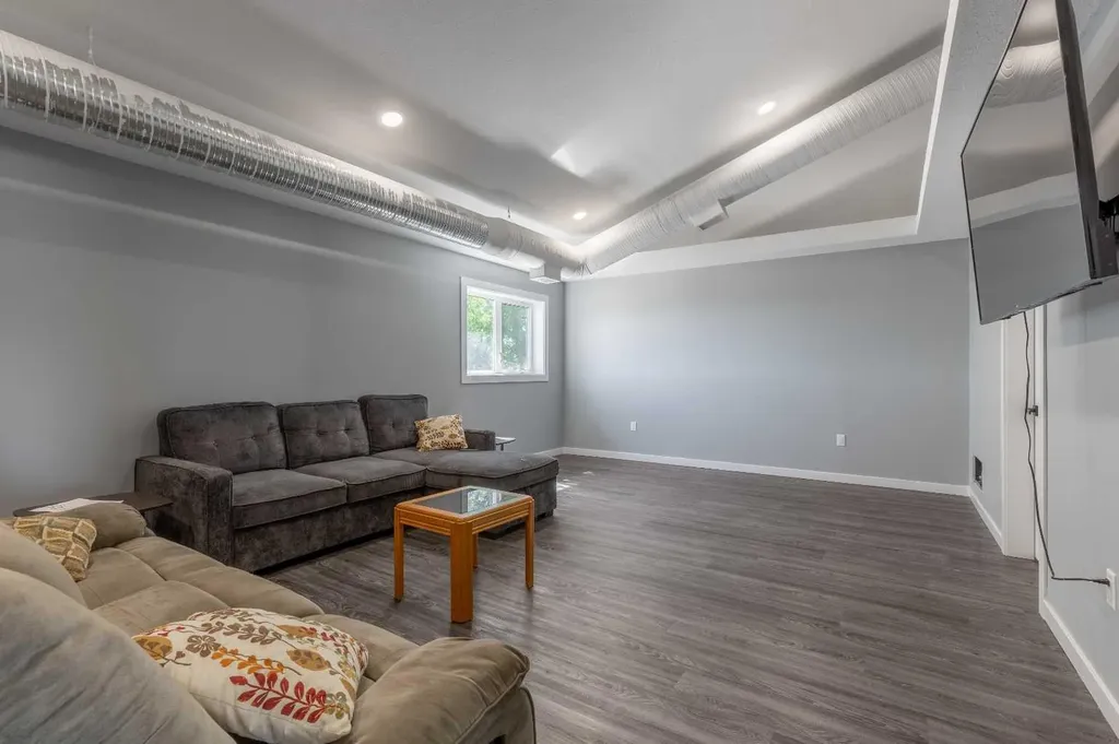 141 Stewart Avenue S Rural Lethbridge County AB T1J 4P4