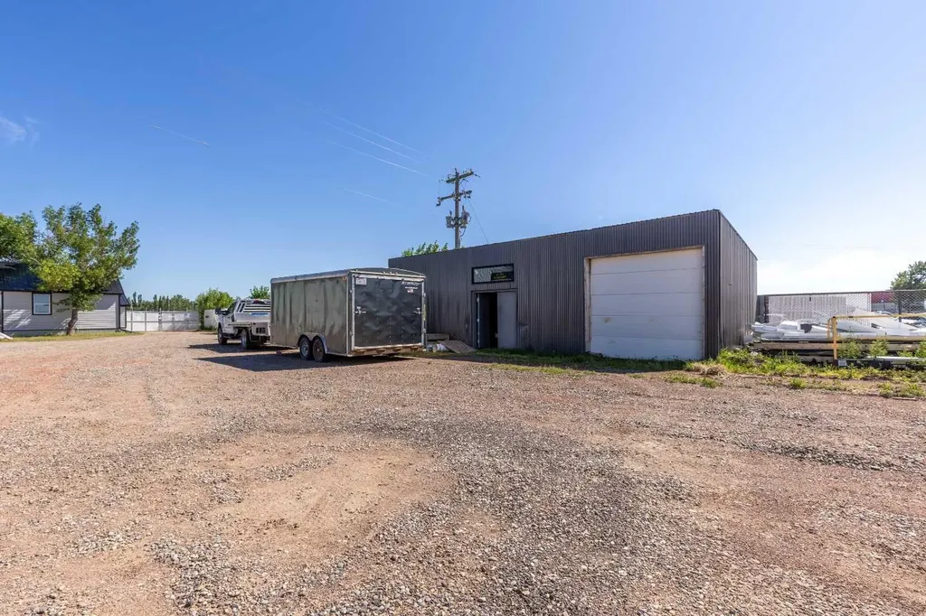 141 Stewart Avenue S Rural Lethbridge County AB T1J 4P4