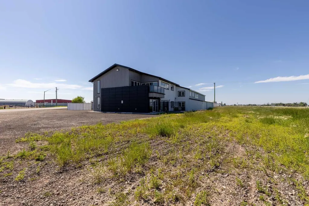 141 Stewart Avenue S Rural Lethbridge County AB T1J 4P4
