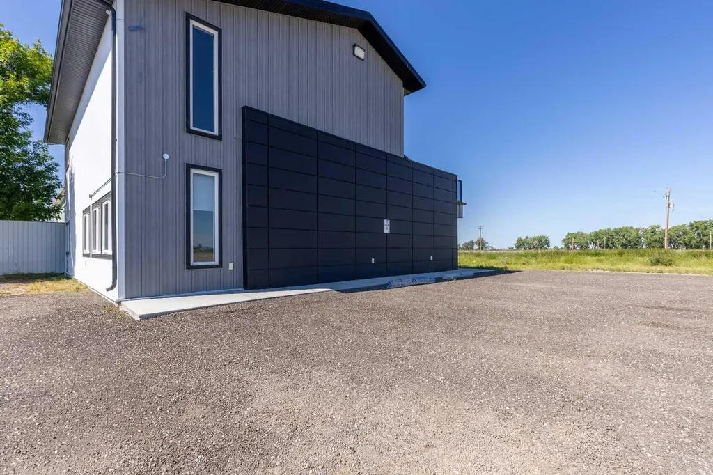 141 Stewart Avenue S Rural Lethbridge County AB T1J 4P4