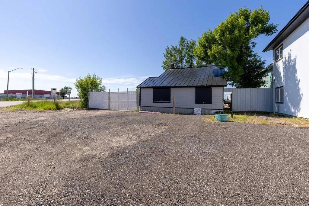 141 Stewart Avenue S Rural Lethbridge County AB T1J 4P4