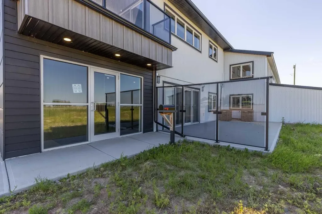 141 Stewart Avenue S Rural Lethbridge County AB T1J 4P4