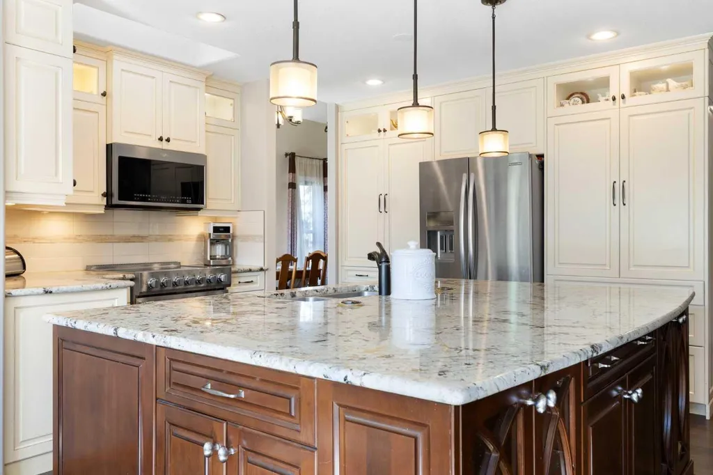 51 Mckenzie Lake Crescent SE Calgary AB T2Z 2P1