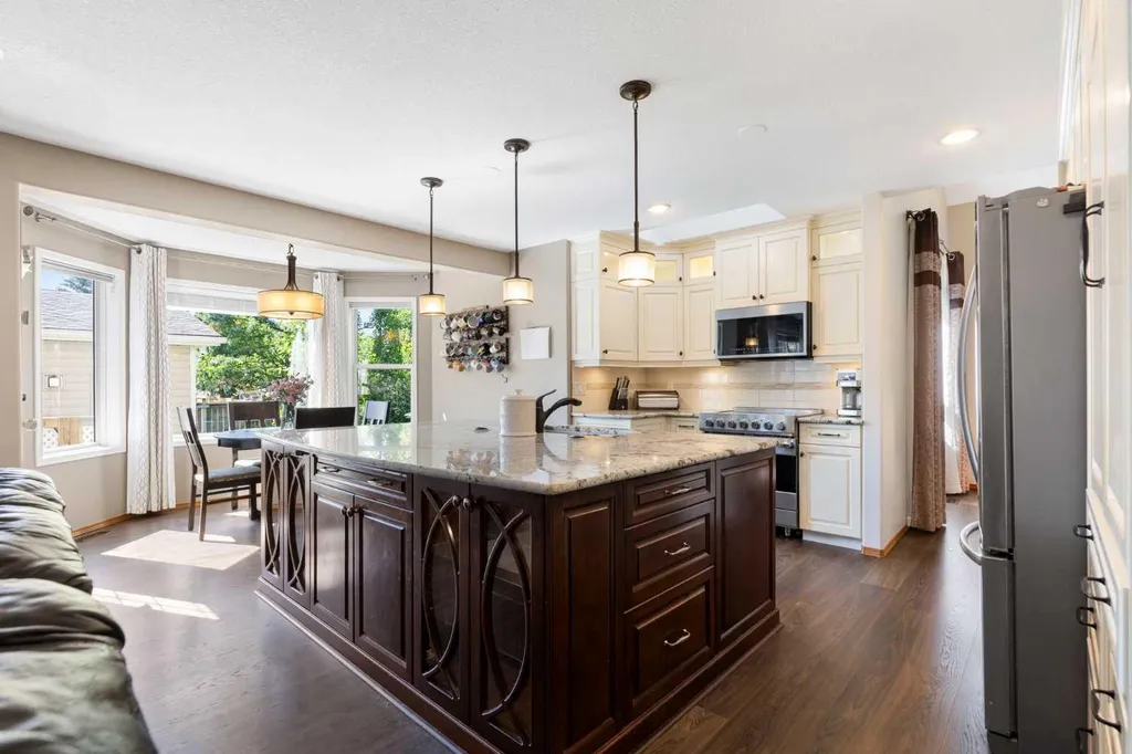 51 Mckenzie Lake Crescent SE Calgary AB T2Z 2P1