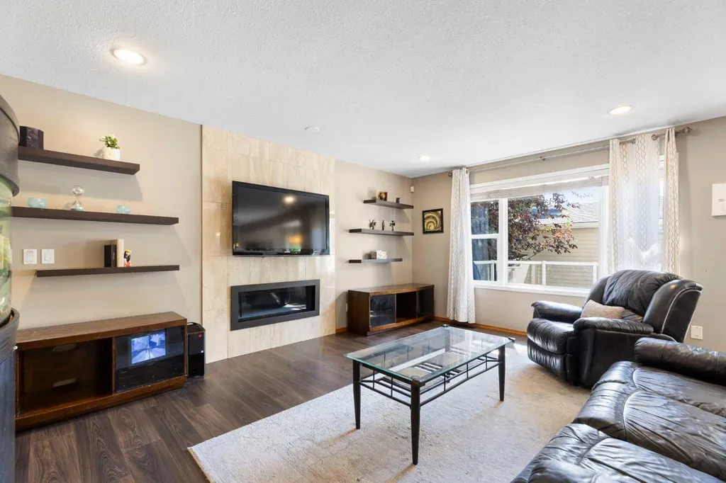 51 Mckenzie Lake Crescent SE Calgary AB T2Z 2P1