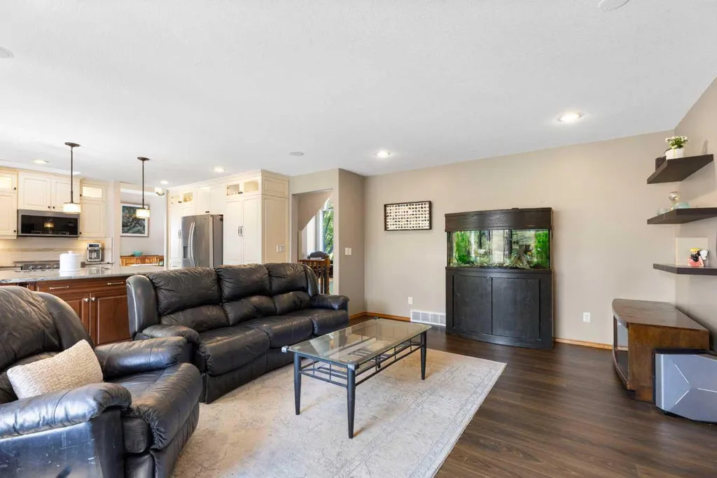 51 Mckenzie Lake Crescent SE Calgary AB T2Z 2P1
