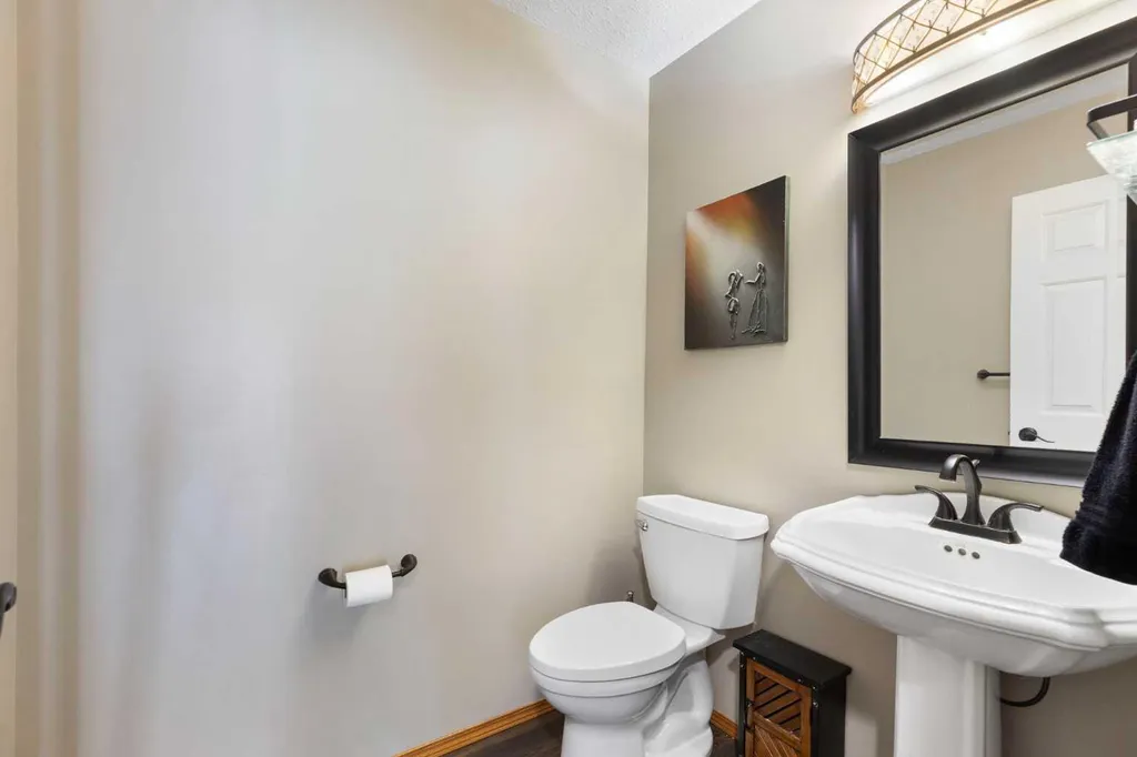 51 Mckenzie Lake Crescent SE Calgary AB T2Z 2P1