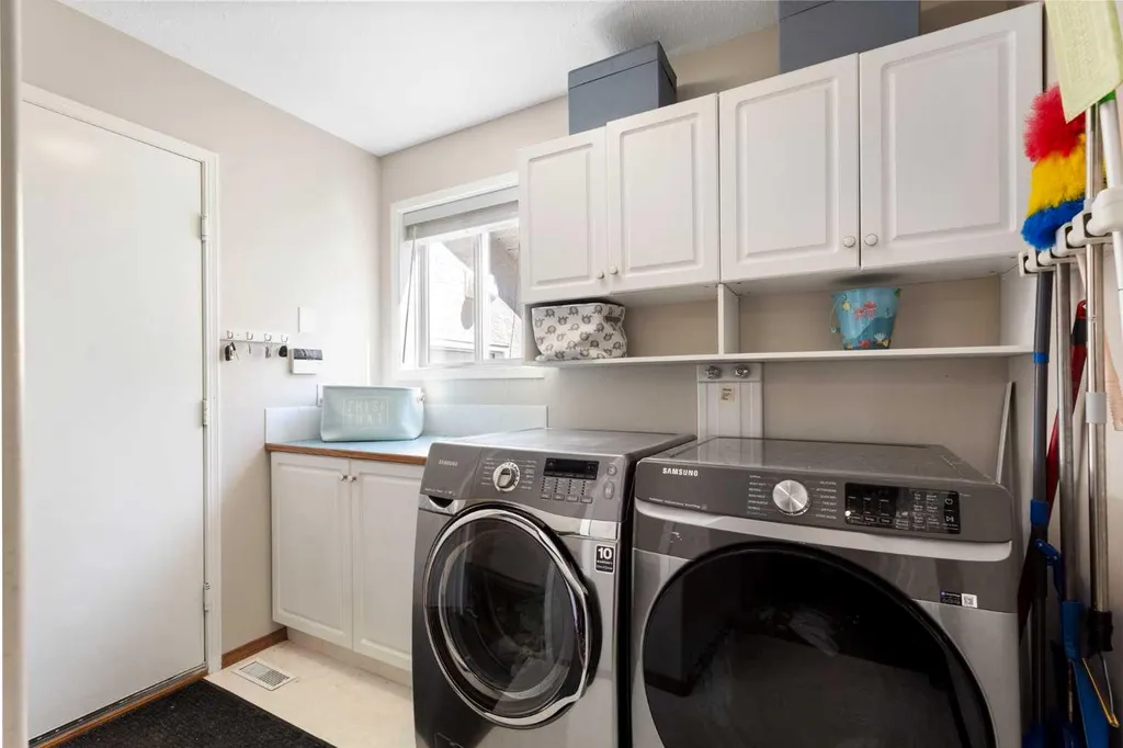 51 Mckenzie Lake Crescent SE Calgary AB T2Z 2P1