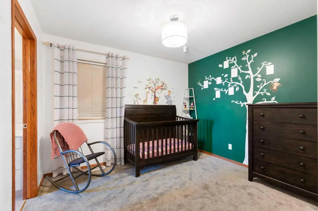 51 Mckenzie Lake Crescent SE Calgary AB T2Z 2P1