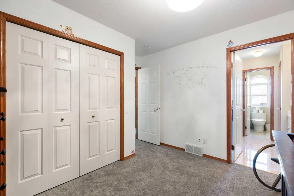 51 Mckenzie Lake Crescent SE Calgary AB T2Z 2P1