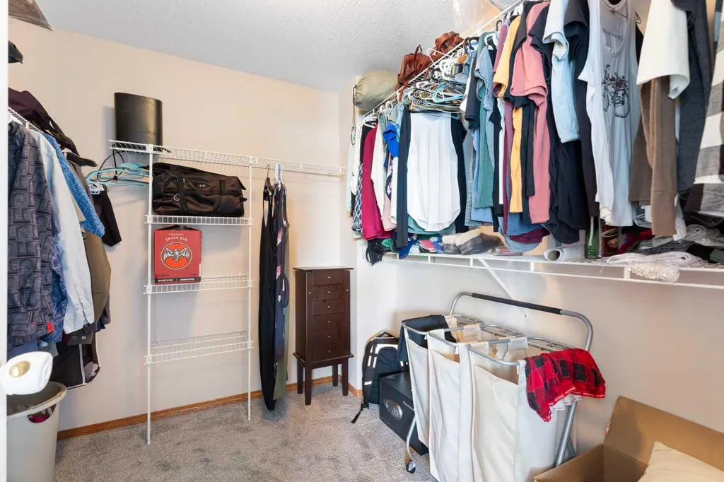 51 Mckenzie Lake Crescent SE Calgary AB T2Z 2P1